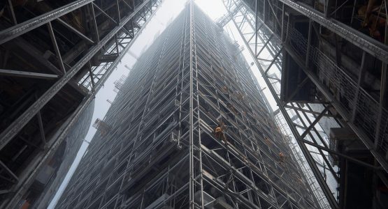 Building construction using scaffolding
